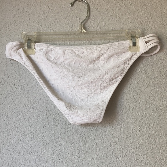 Bottom - Picture 2 of 2